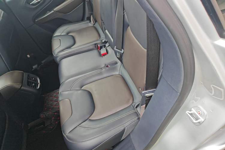 Used Jeep Cherokee 2016 2.4L Professional Edition Left Rear Seat