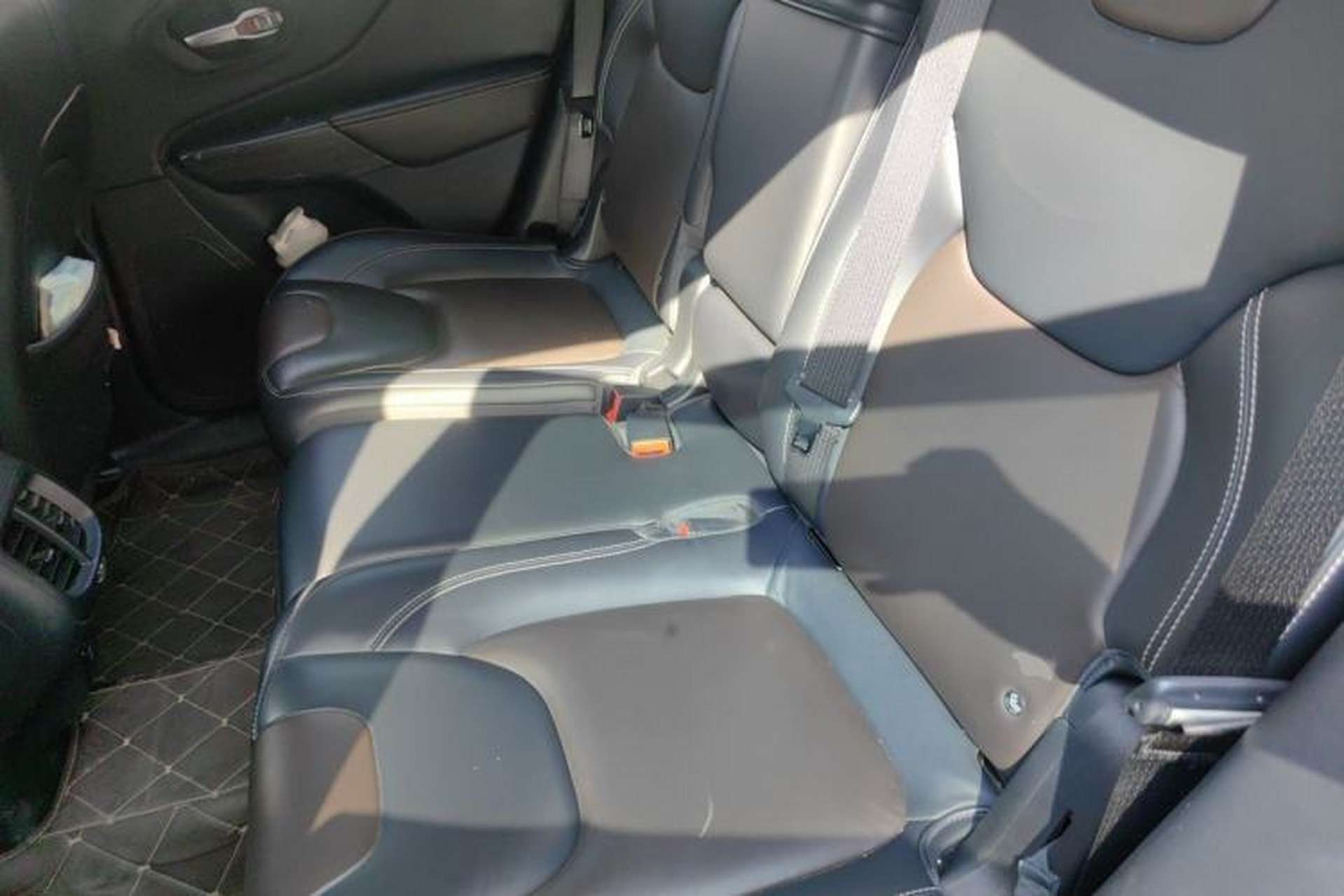 Used Jeep Cherokee 2016 2.4L Superior Edition Left Rear Seat