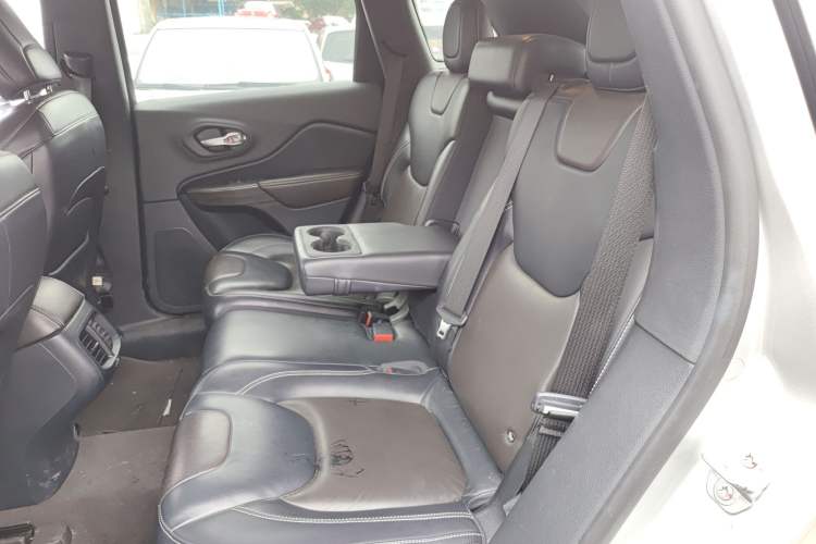 Used Jeep Cherokee 2016 2.4L Leading Edition Left Rear Seat