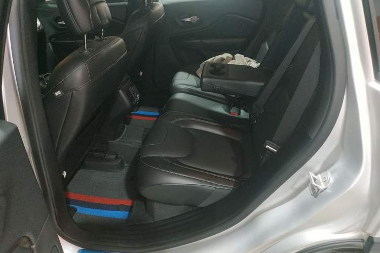 Used Jeep Cherokee 2016 2.4L Professional Smart Version Left Rear Seat