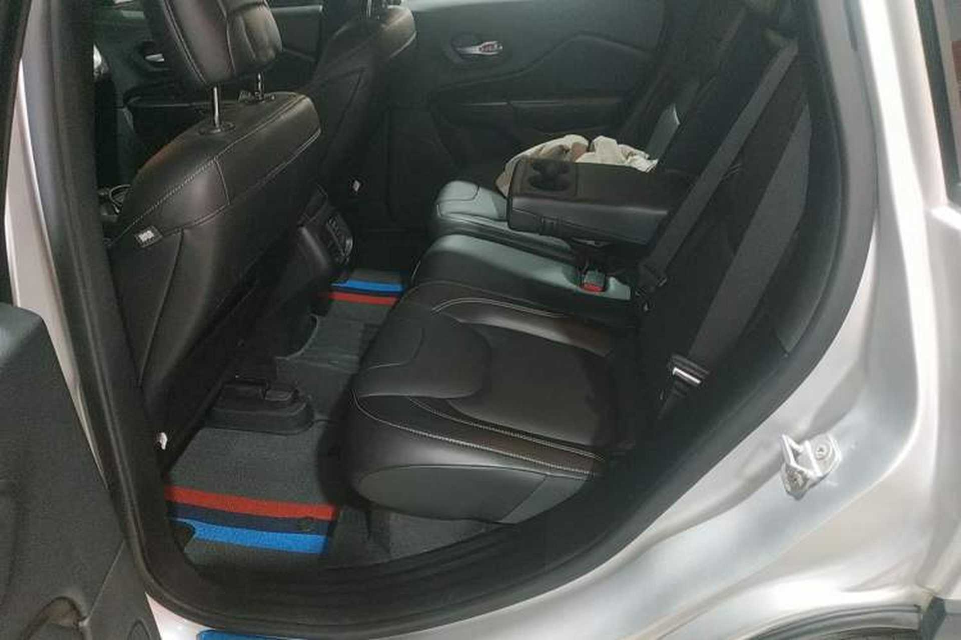 Used Jeep Cherokee 2016 2.4L Professional Smart Version Left Rear Seat