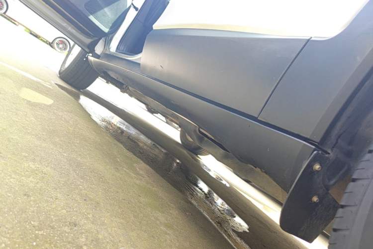Used Jeep Cherokee 2016 2.4L Professional Edition Left Side Sill