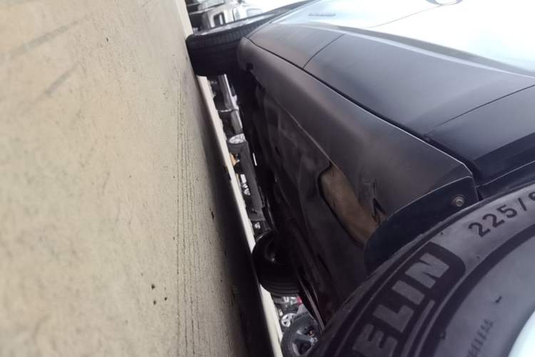 Used Jeep Cherokee 2016 2.4L Leading Edition Left Side Sill