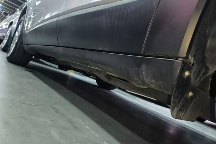 Used Jeep Cherokee 2016 2.4L Leading Smart Version Left Side Sill