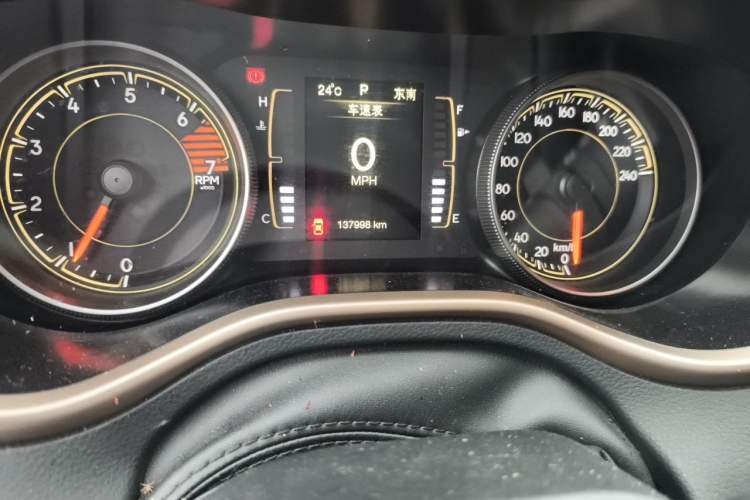 Used Jeep Cherokee 2016 2.4L Leading Edition Odometer Close Up