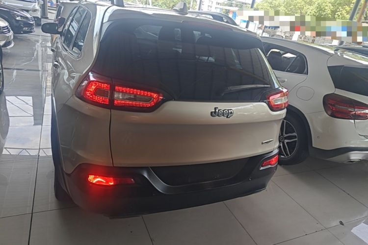 Used Jeep Cherokee 2016 2.4L Leading Edition Rear
