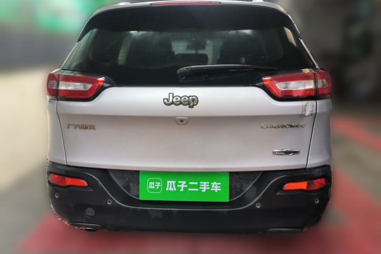Used Jeep Cherokee 2016 2.0L Superior Edition Rear