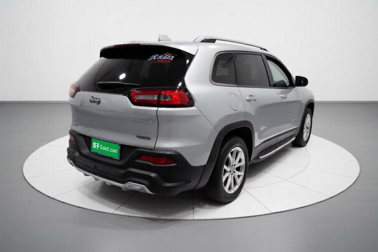 Used Jeep Cherokee 2016 2.4L Professional Edition Rear Right 45 Deg