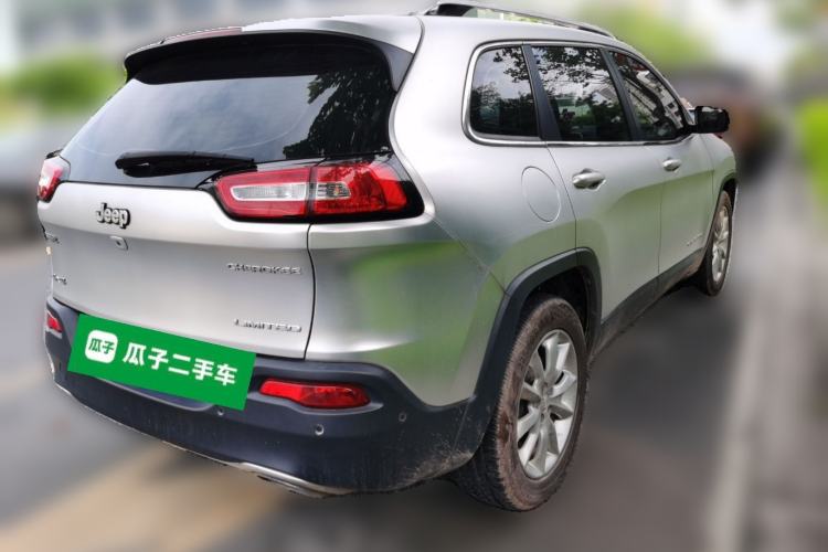 Used Jeep Cherokee 2016 2.4L Superior Edition Rear Right 45 Deg