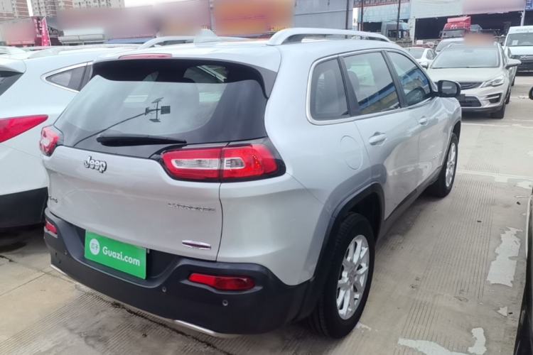 Used Jeep Cherokee 2016 2.4L Leading Edition Rear Right 45 Deg