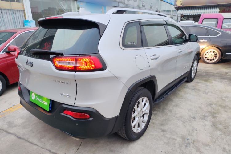 Used Jeep Cherokee 2016 2.4L Leading Edition Rear Right 45 Deg