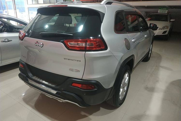 Used Jeep Cherokee 2016 2.4L Professional Smart Version Rear Right 45 Deg