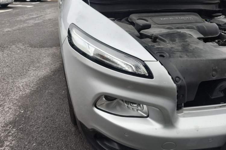 Used Jeep Cherokee 2016 2.4L Leading Edition Right Front Headlight