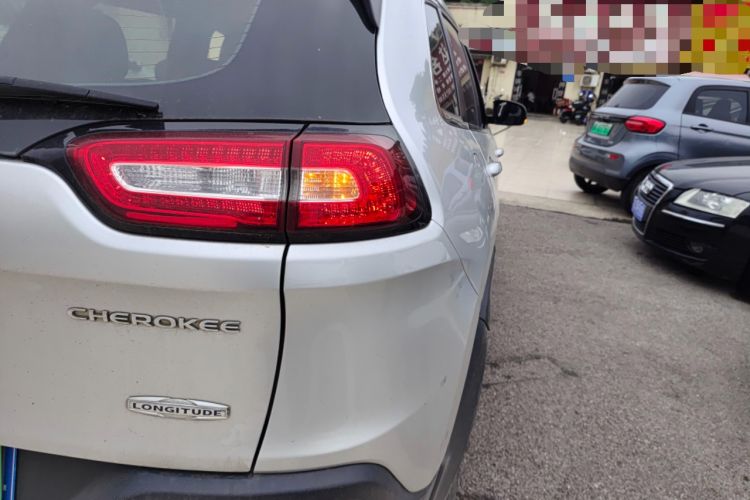 Used Jeep Cherokee 2016 2.4L Leading Edition Right Rear Taillight