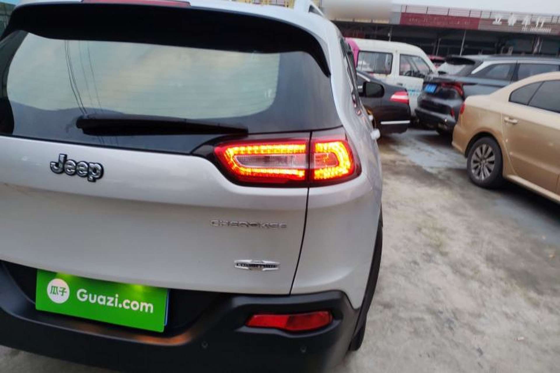 Used Jeep Cherokee 2016 2.4L Leading Edition Right Rear Taillight