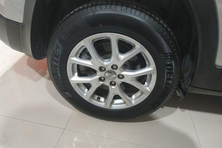 Used Jeep Cherokee 2016 2.4L Professional Smart Version Right Rear Wheel Hub