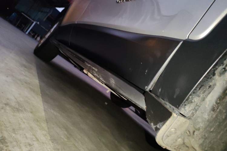 Used Jeep Cherokee 2016 2.4L Leading Edition Right Side Sill