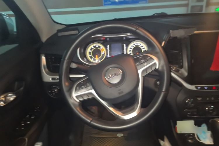 Used Jeep Cherokee 2016 2.4L Professional Edition Steering Wheel