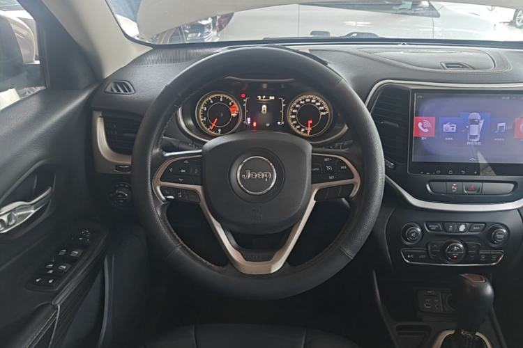 Used Jeep Cherokee 2016 2.4L Leading Edition Steering Wheel