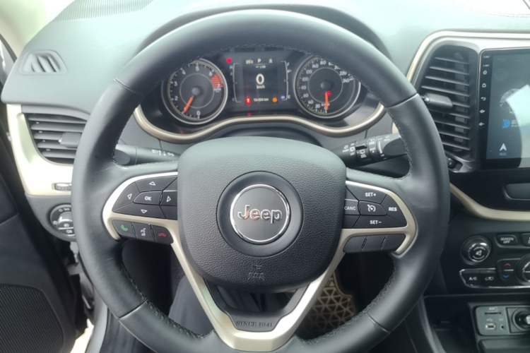 Used Jeep Cherokee 2016 2.4L Leading Edition Steering Wheel