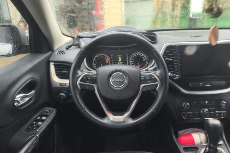 Used Jeep Cherokee 2016 2.4L Leading Edition Steering Wheel