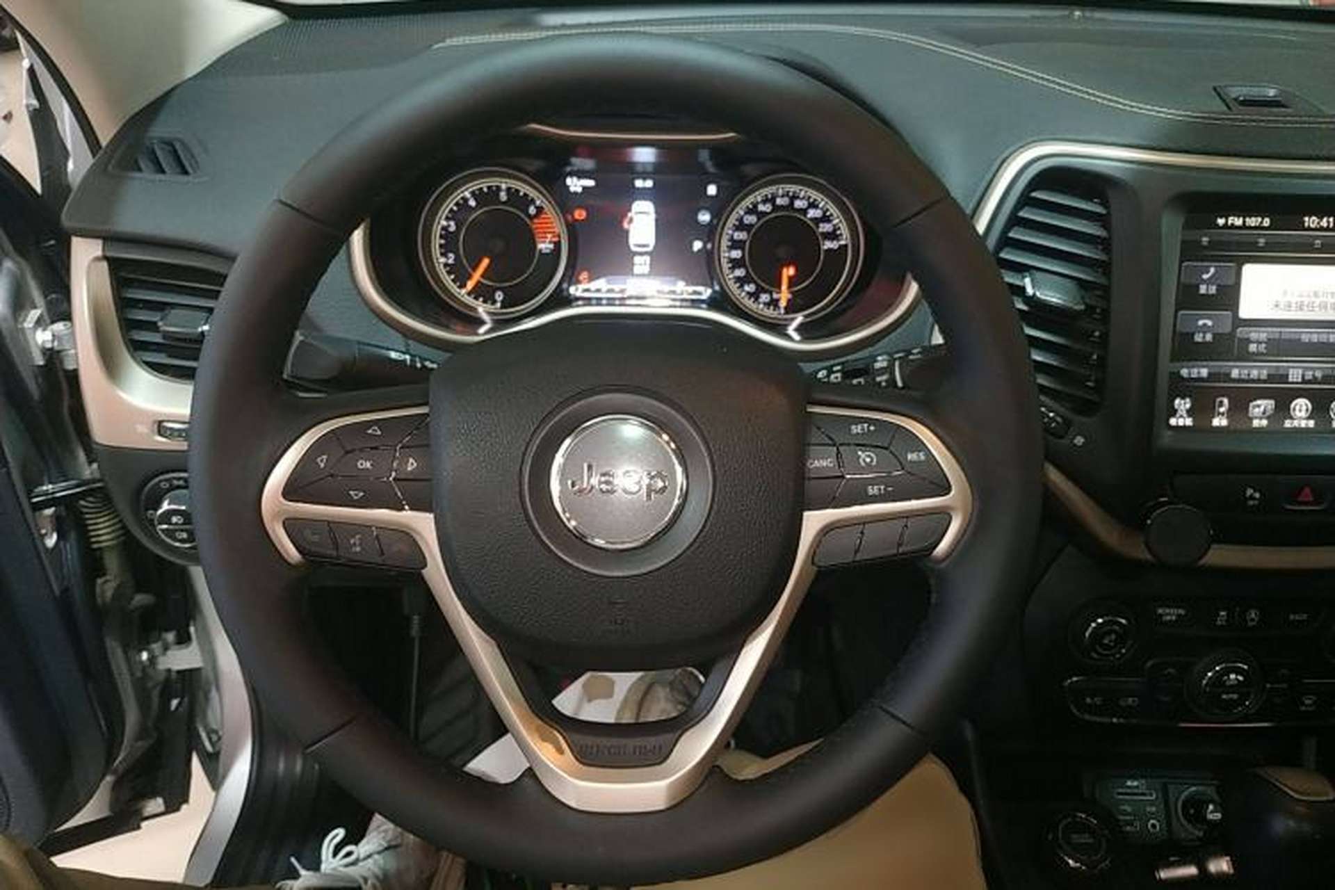 Used Jeep Cherokee 2016 2.4L Professional Smart Version Steering Wheel