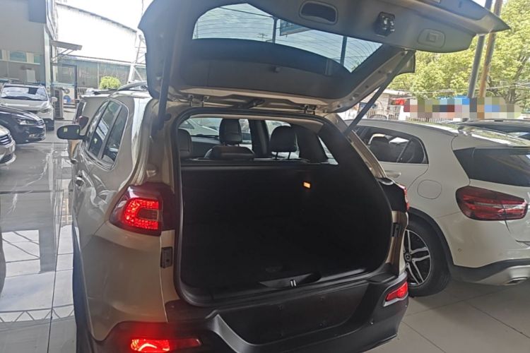 Used Jeep Cherokee 2016 2.4L Leading Edition Trunk