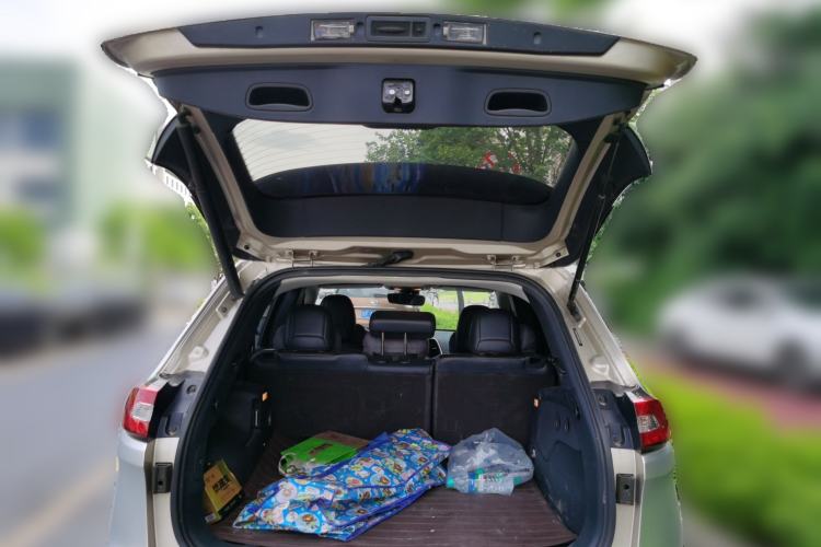 Used Jeep Cherokee 2016 2.4L Superior Edition Trunk