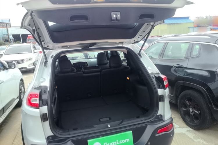 Used Jeep Cherokee 2016 2.4L Leading Edition Trunk
