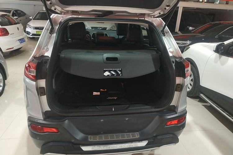 Used Jeep Cherokee 2016 2.4L Professional Smart Version Trunk