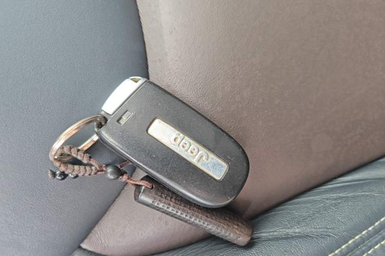 Used Jeep Cherokee 2016 2.4L Professional Edition Vehicle Key