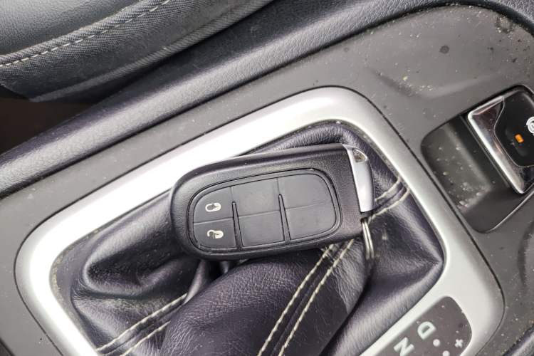 Used Jeep Cherokee 2016 2.4L Leading Edition Vehicle Key