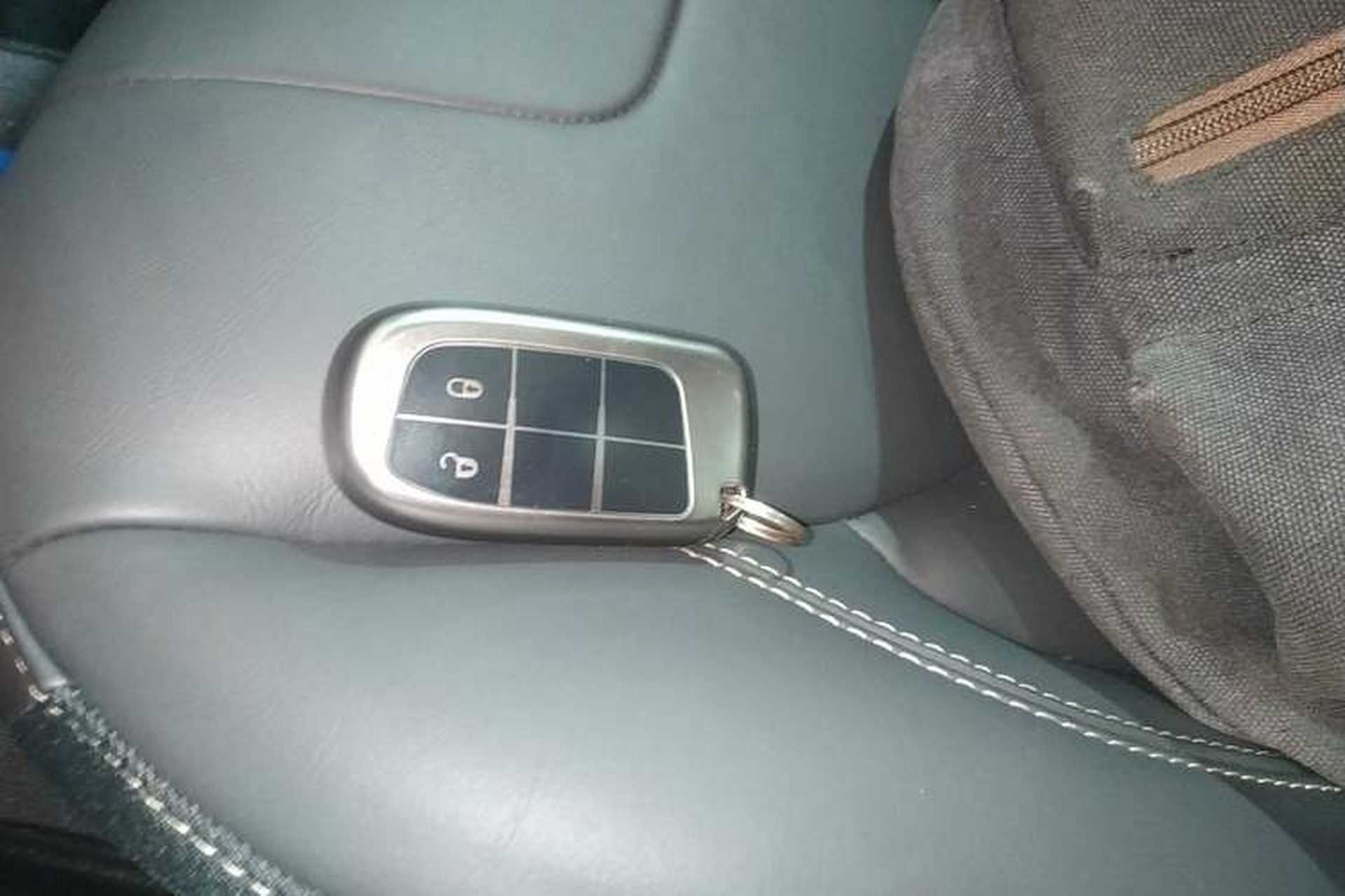 Used Jeep Cherokee 2016 2.4L Professional Smart Version Vehicle Key