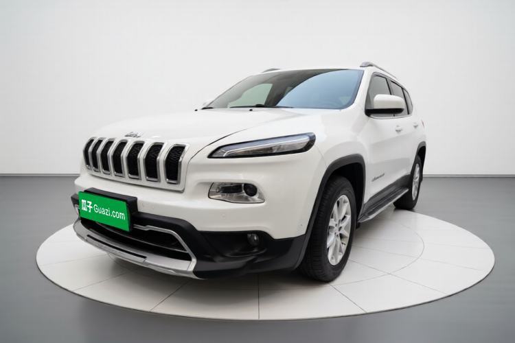 Jeep Cherokee 2016 2.4L Professional Edition с пробегом Guazi used car, China used car export, Used car for sale, Used cars, Cheapest cars for sale