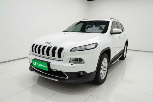 Jeep Cherokee 2016 2.4L All-in-One Edition с пробегом