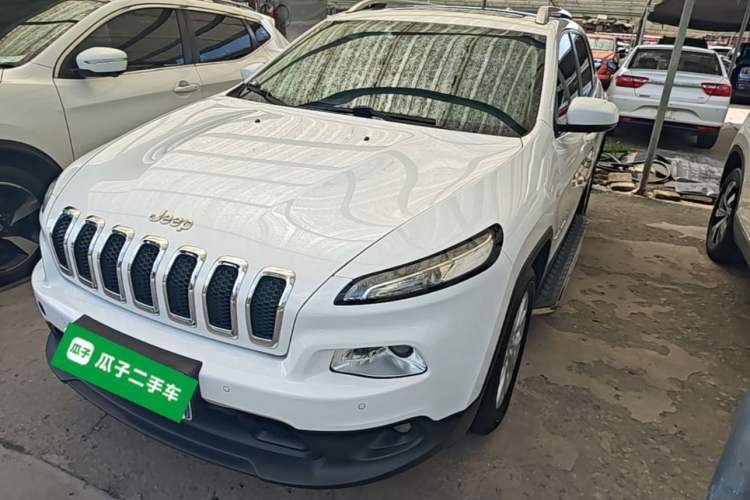 Used Jeep Cherokee 2016 2.4L Leading Edition Guazi used car, China used car export, Used car for sale, Used  cars, Cheapest cars for sale