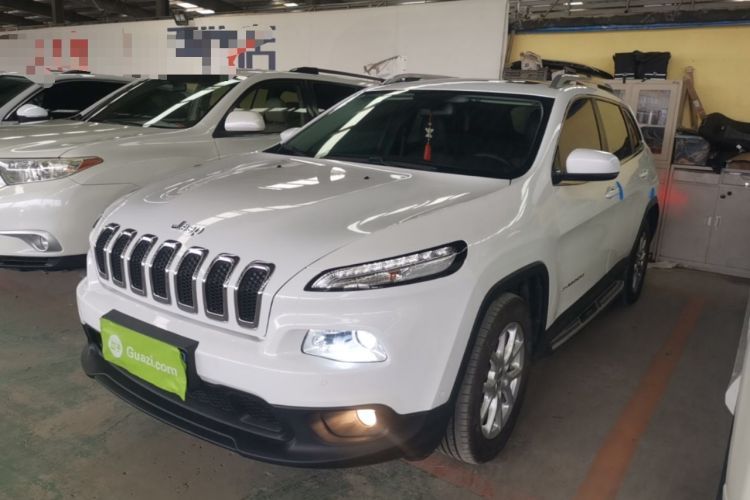 Used Jeep Cherokee 2016 2.0L Superior Edition Guazi used car, China used car export, Used car for sale, Used  cars, Cheapest cars for sale