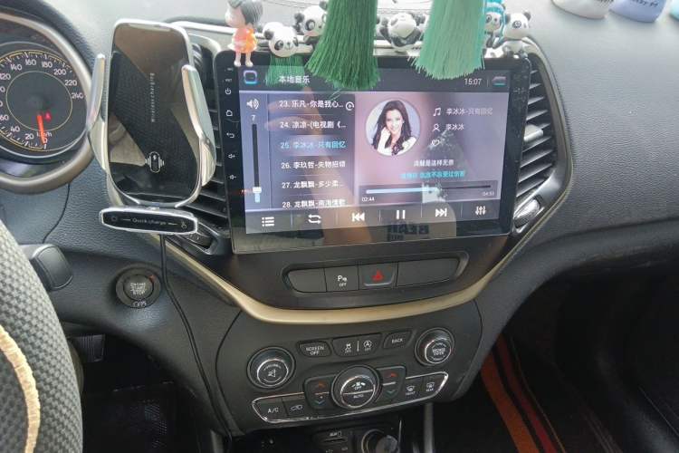 Used Jeep Cherokee 2016 2.4L Leading Smart Version Audio And AC Panel