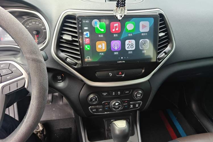 Used Jeep Cherokee 2016 2.4L Leading Edition Audio And AC Panel