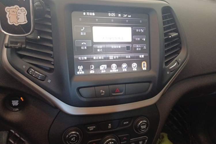 Used Jeep Cherokee 2016 2.0L Superior Edition Audio And AC Panel