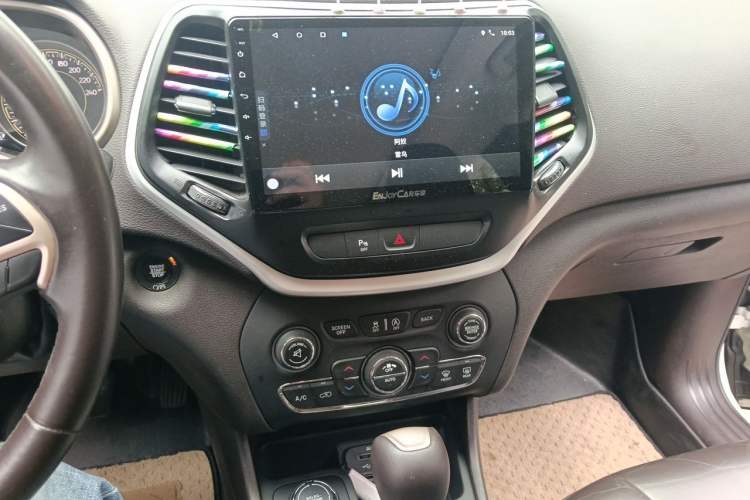 Used Jeep Cherokee 2016 2.4L Professional Smart Version Audio And AC Panel