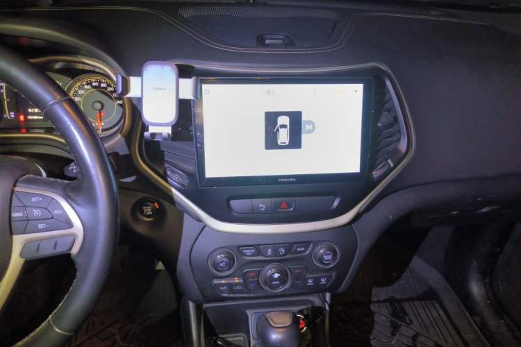 Used Jeep Cherokee 2016 2.4L Leading Edition Audio And AC Panel