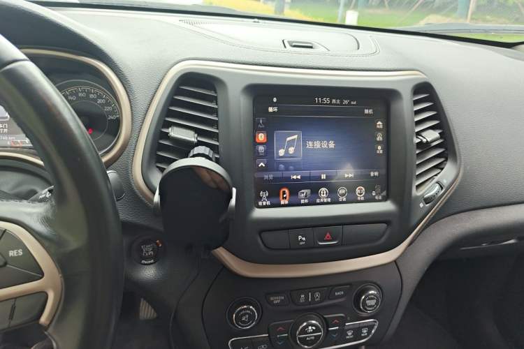 Used Jeep Cherokee 2016 2.4L Professional Edition Audio And AC Panel