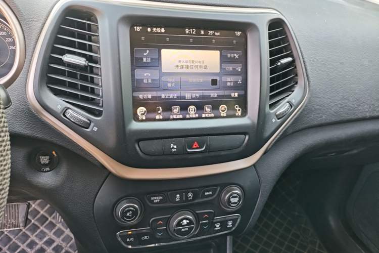 Used Jeep Cherokee 2016 2.4L 75th Anniversary Edition Audio And AC Panel