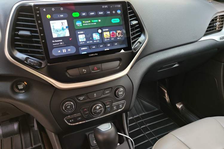 Used Jeep Cherokee 2016 2.0L Superior Edition Audio And AC Panel