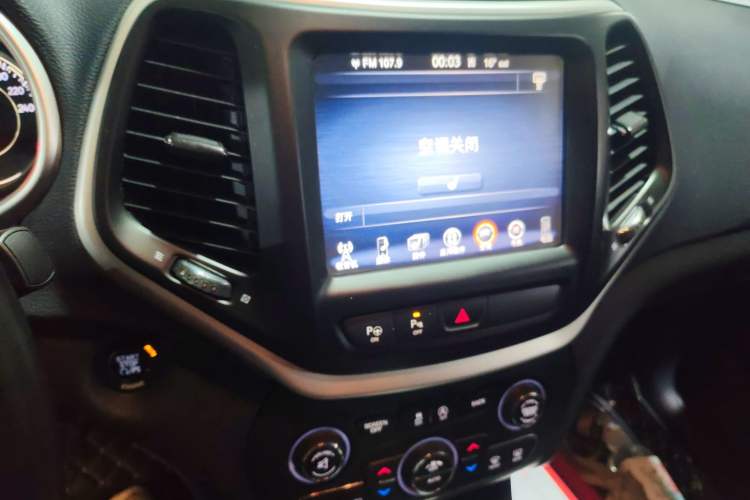 Used Jeep Cherokee 2016 2.4L Superior Edition Audio And AC Panel