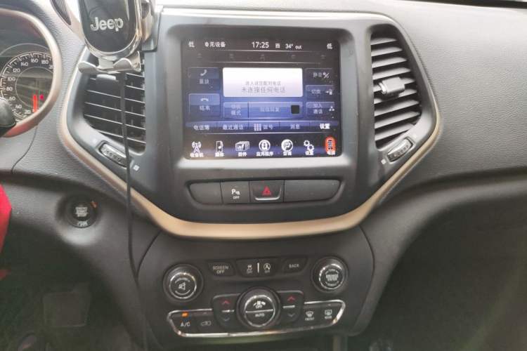 Used Jeep Cherokee 2016 2.4L 75th Anniversary Edition Audio And AC Panel