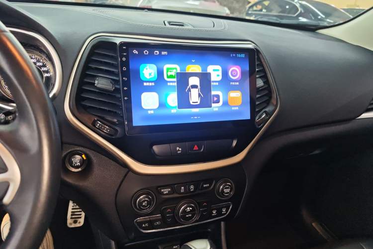 Used Jeep Cherokee 2016 2.4L Leading Edition Audio And AC Panel
