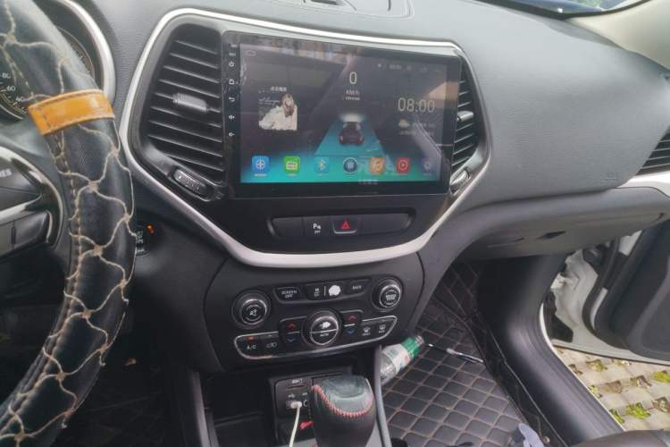 Used Jeep Cherokee 2016 2.4L Leading Edition Audio And AC Panel