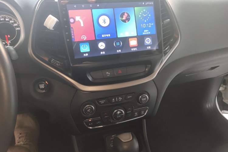 Used Jeep Cherokee 2016 2.4L Leading Edition Audio And AC Panel